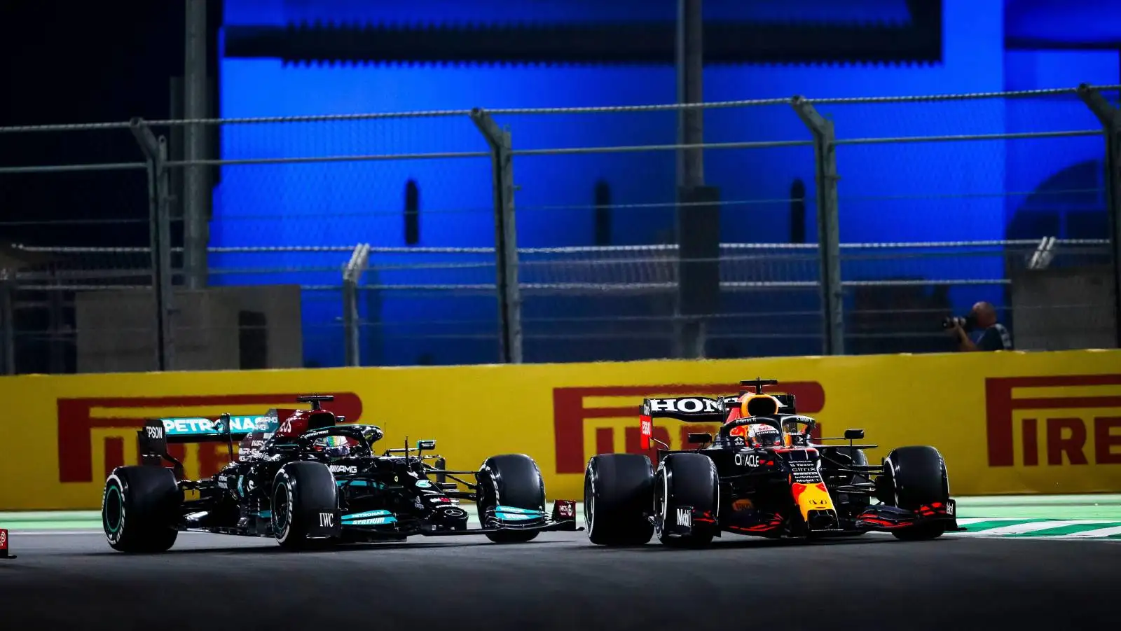Max Verstappen just ahead of Lewis Hamilton. Jeddah December 2021.