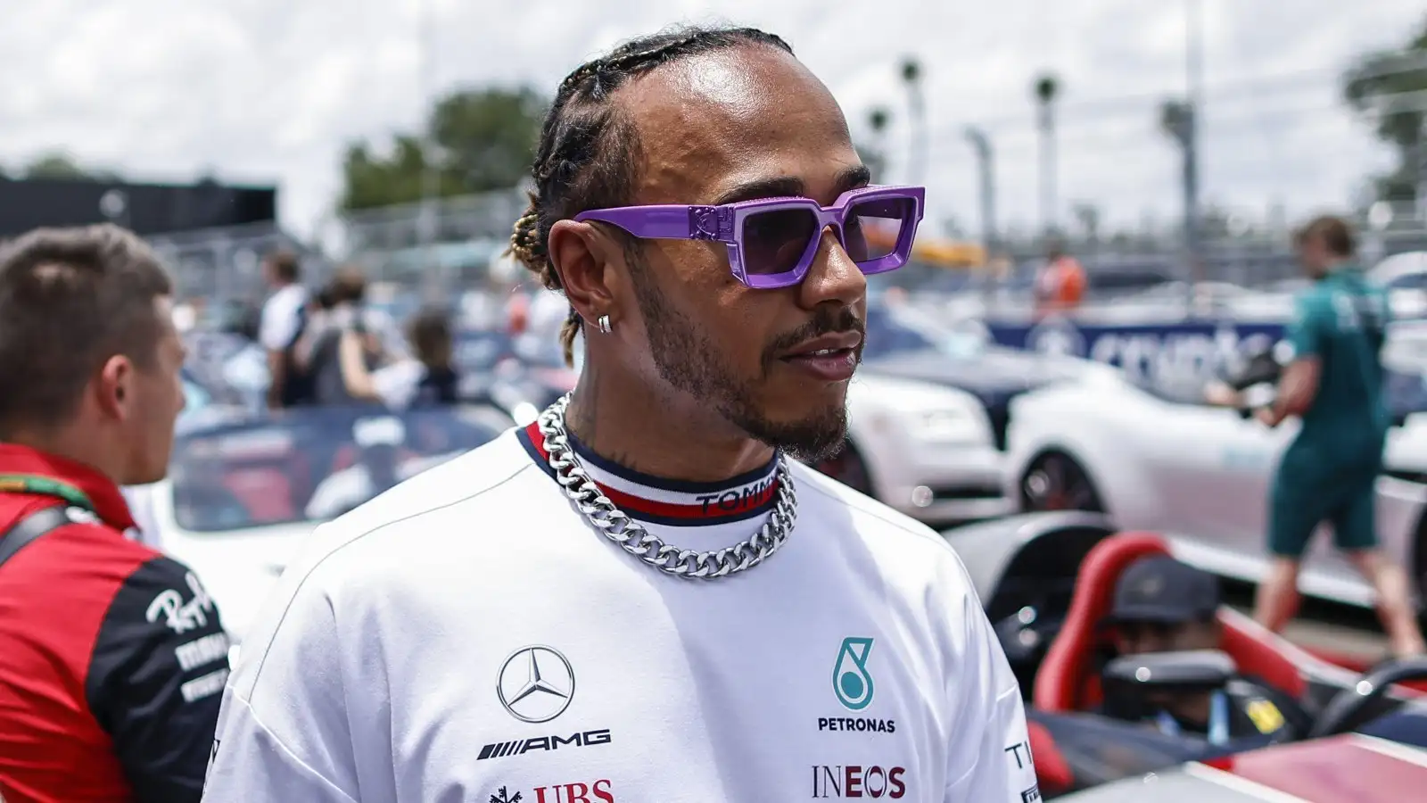 On the Road with Lewis Hamilton, Who Plays Mario Kart Before