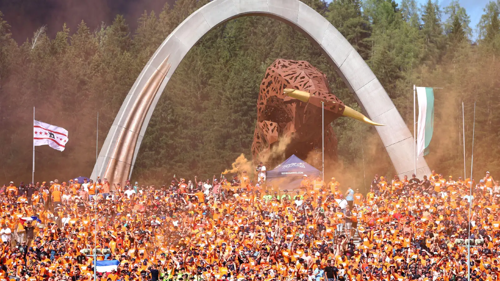 Crowd cheer on from the hill. Spielberg, July 2022.