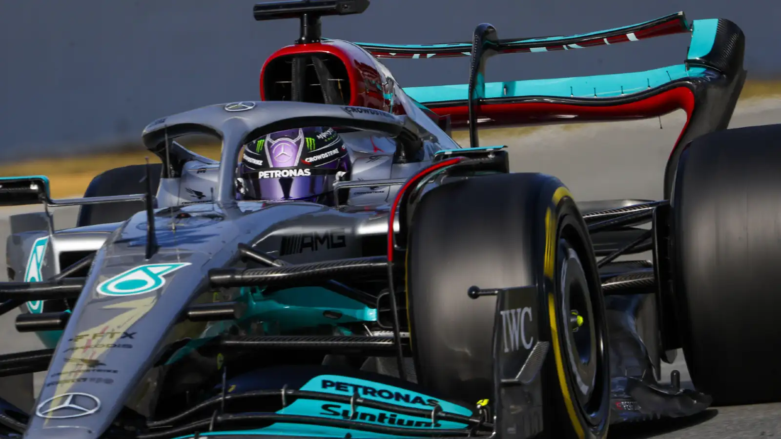 Mercedes driver Lewis Hamilton opens his DRS at the Spanish Grand Prix. Barcelona, May 2022.