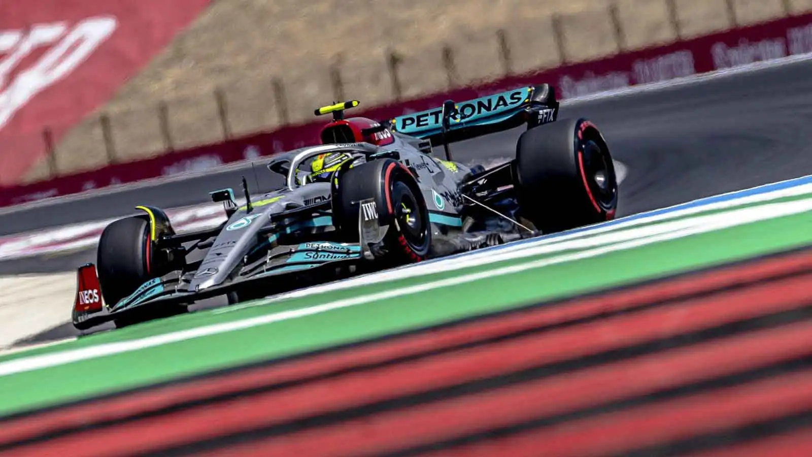 Lewis Hamilton rounds Paul Ricard. France July 2022.