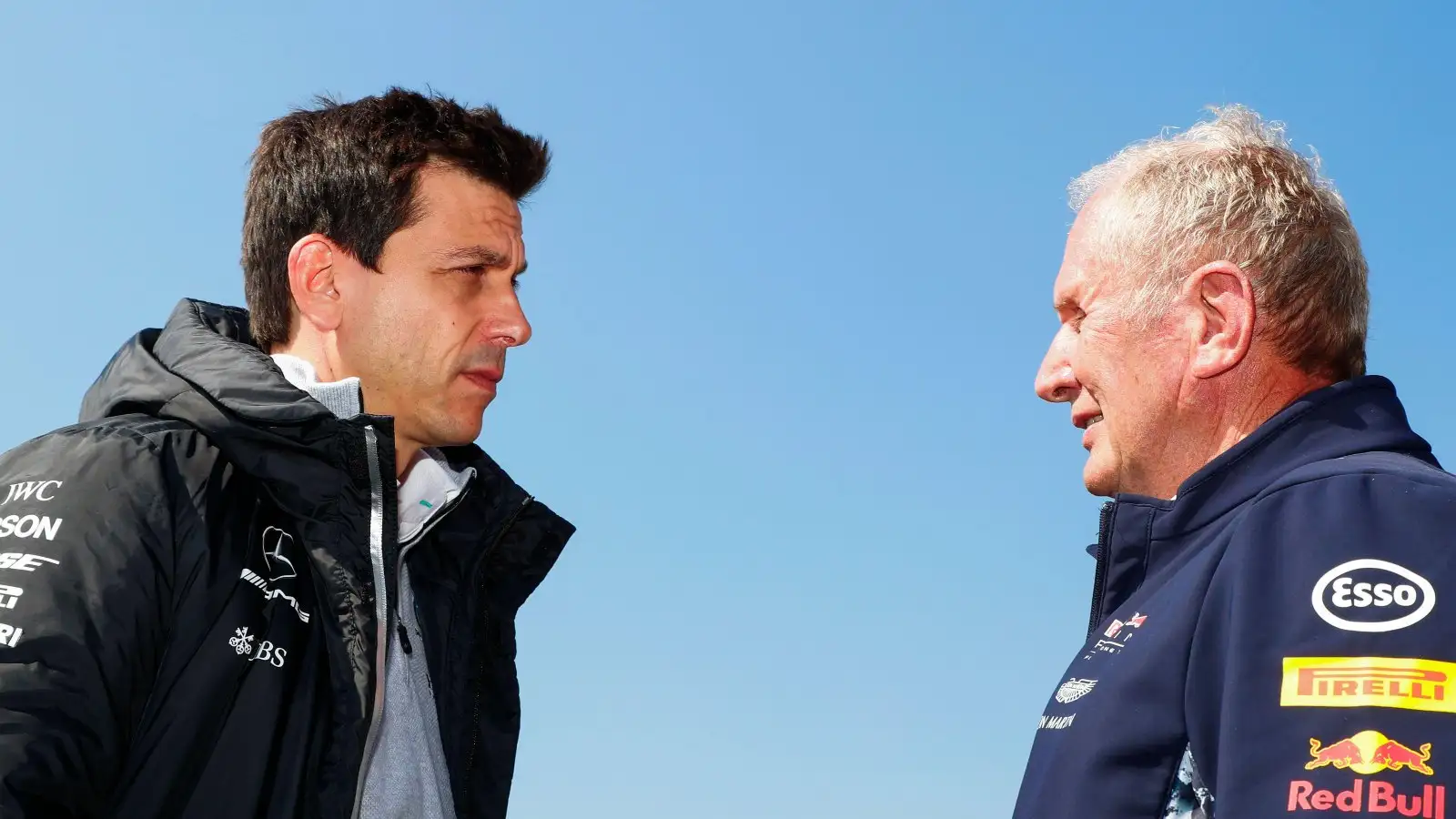 Toto Wolff looks at Helmut Marko. Mexico, October 2017.