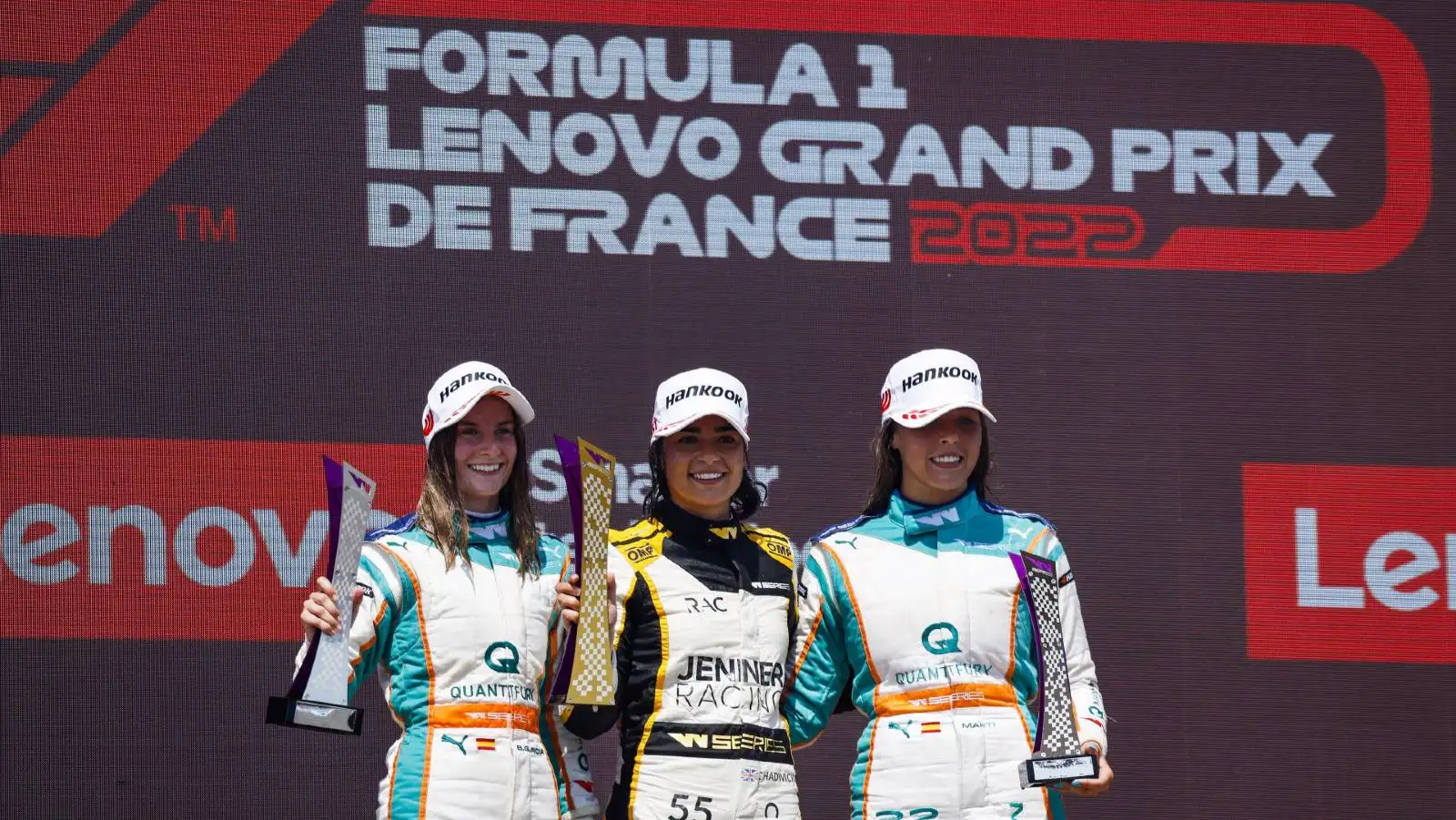 杰米•查德威克Belen加西亚和th Nerea马蒂e W Series podium. Paul Ricard July 2022.