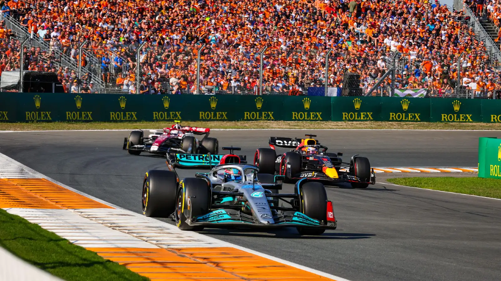 F1 race time: How long does a Formula 1 Grand Prix last on average? :  PlanetF1