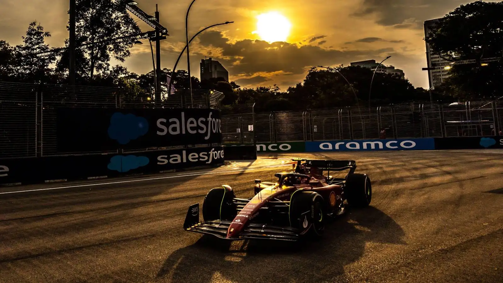 Carlos Sainz, Ferrari, drives in practice. Singapore Grand Prix, September 2022.