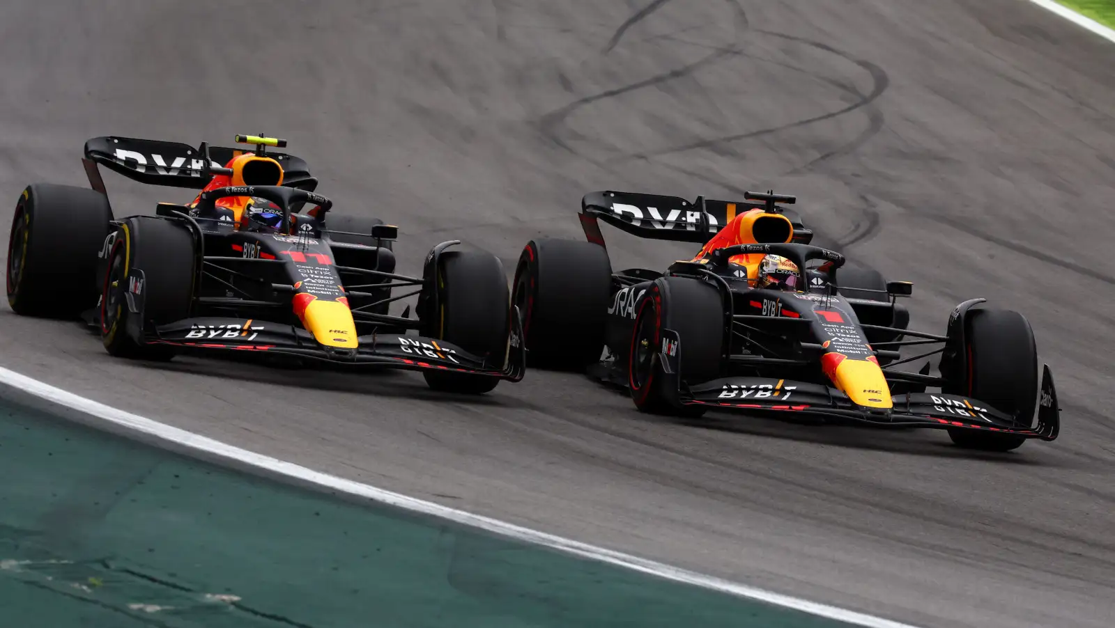 Red Bull – F1 Racing Team – Verstappen, Perez