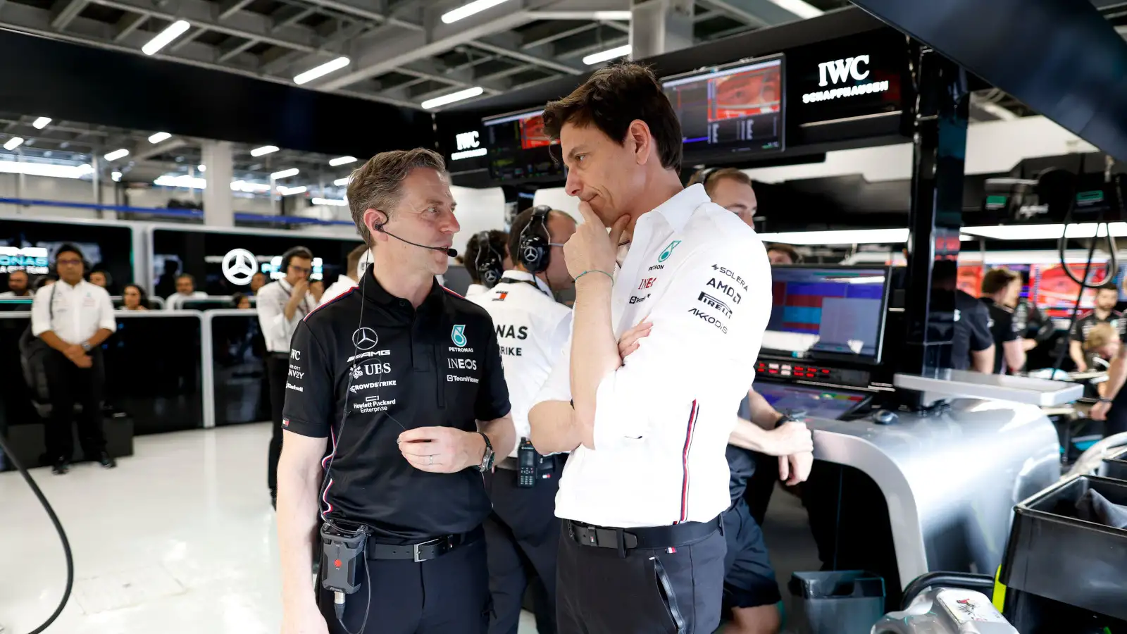 Toto Wolff speaking with Matt Deane Mercedes chief mechanic. Saudi Arabia March 2023