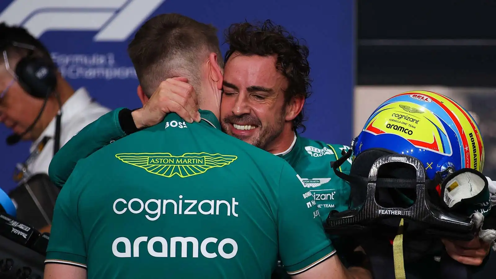 Fernando Alonso embraces his engineer. Jeddah March 2023.