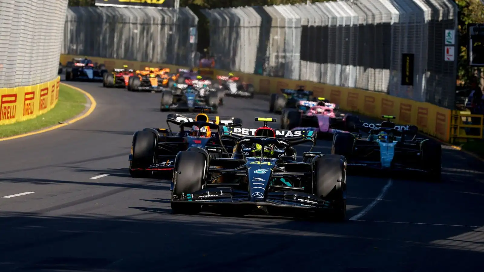 F1 race time: How long does a Formula 1 Grand Prix last on average? :  PlanetF1