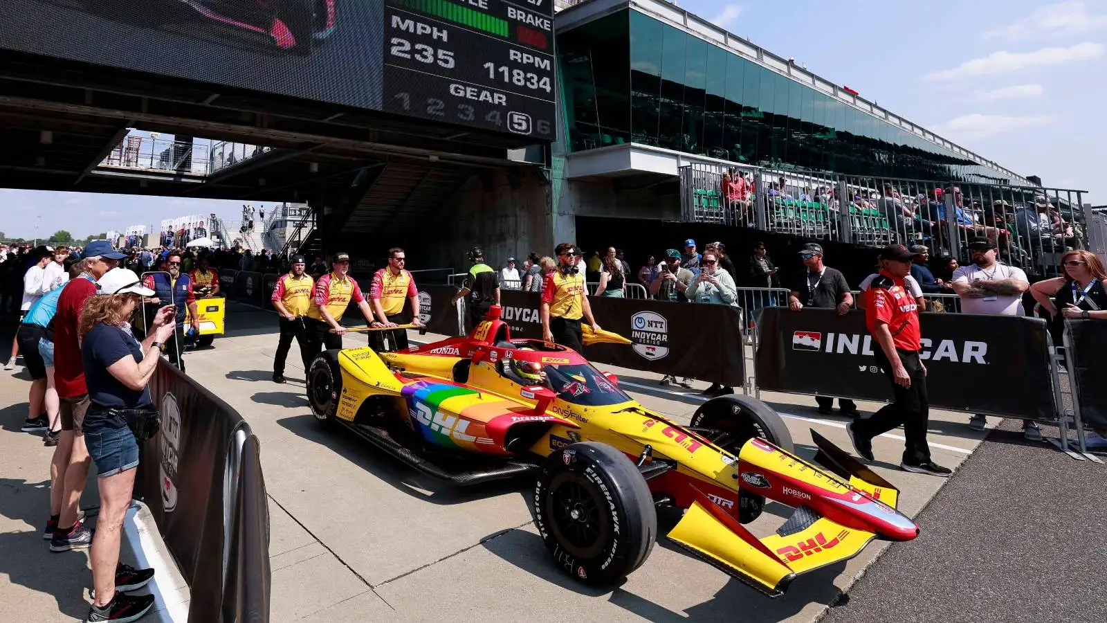 Romain Grosjean pushed in his car at the Indy 500. Indianapolis, May 2023.