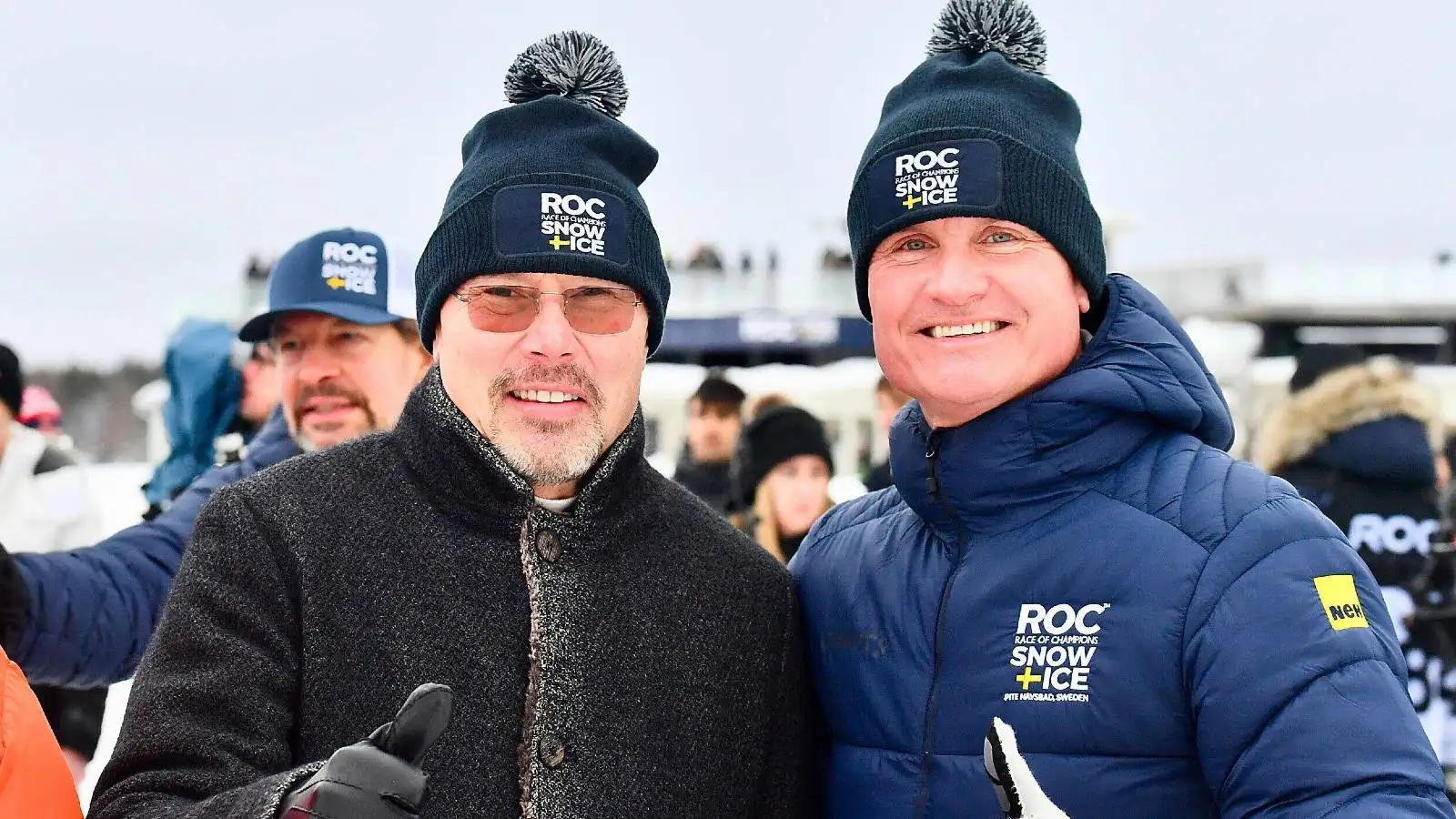 Mike Hakkinen and David Coulthard give thumbs up. Sweden, February 2022.