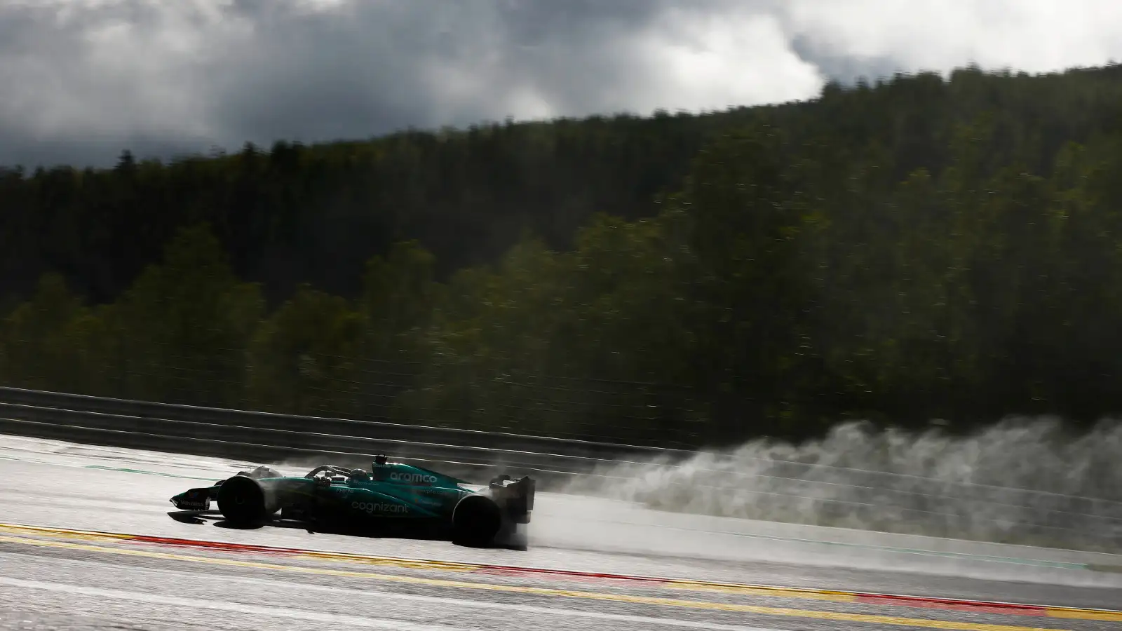 阿斯顿马丁的Lance Stroll at the Belgian Grand Prix. Stoffel Vandoorne