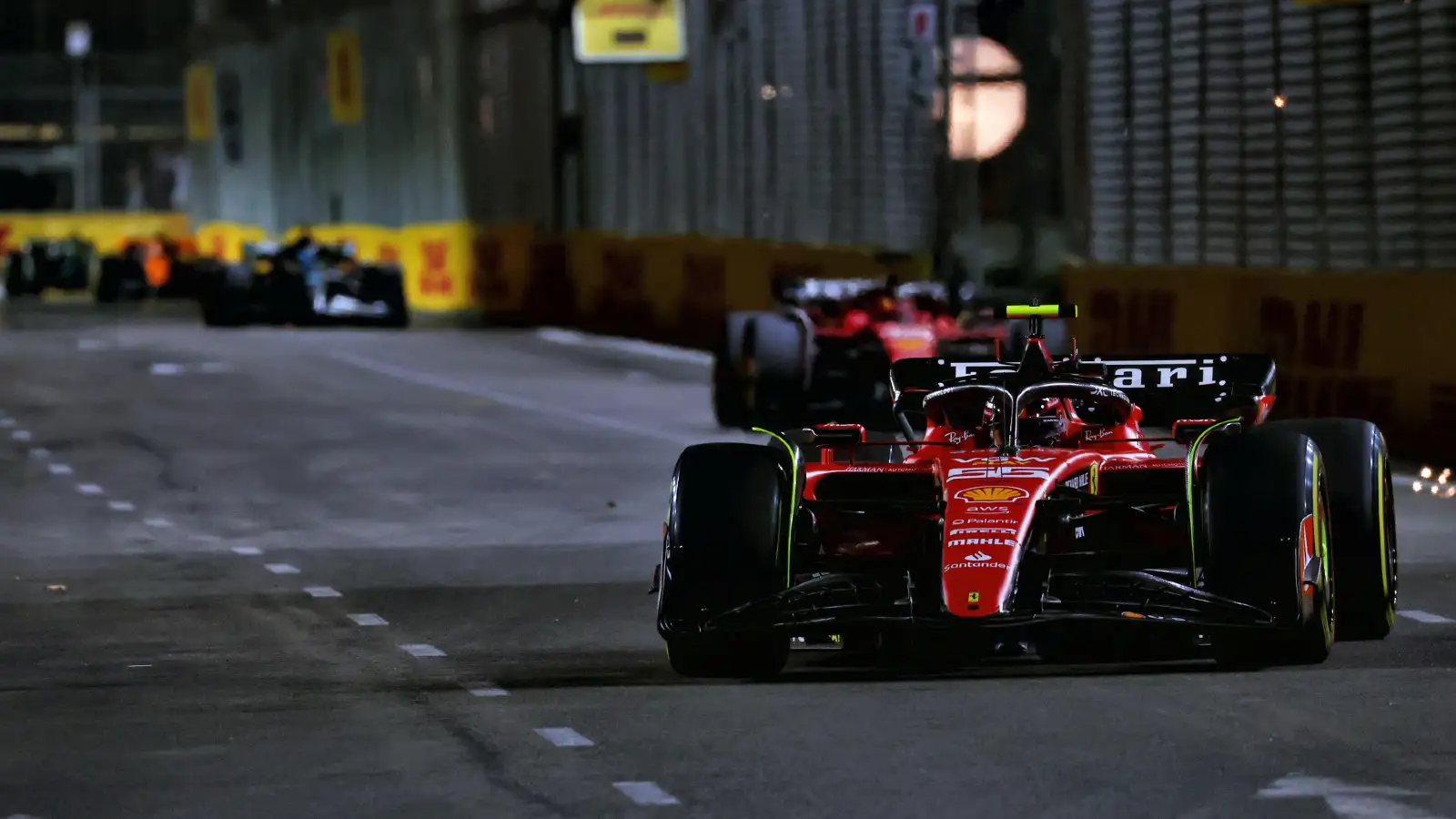 法拉利's Carlos Sainz leads the Singapore Grand Prix.