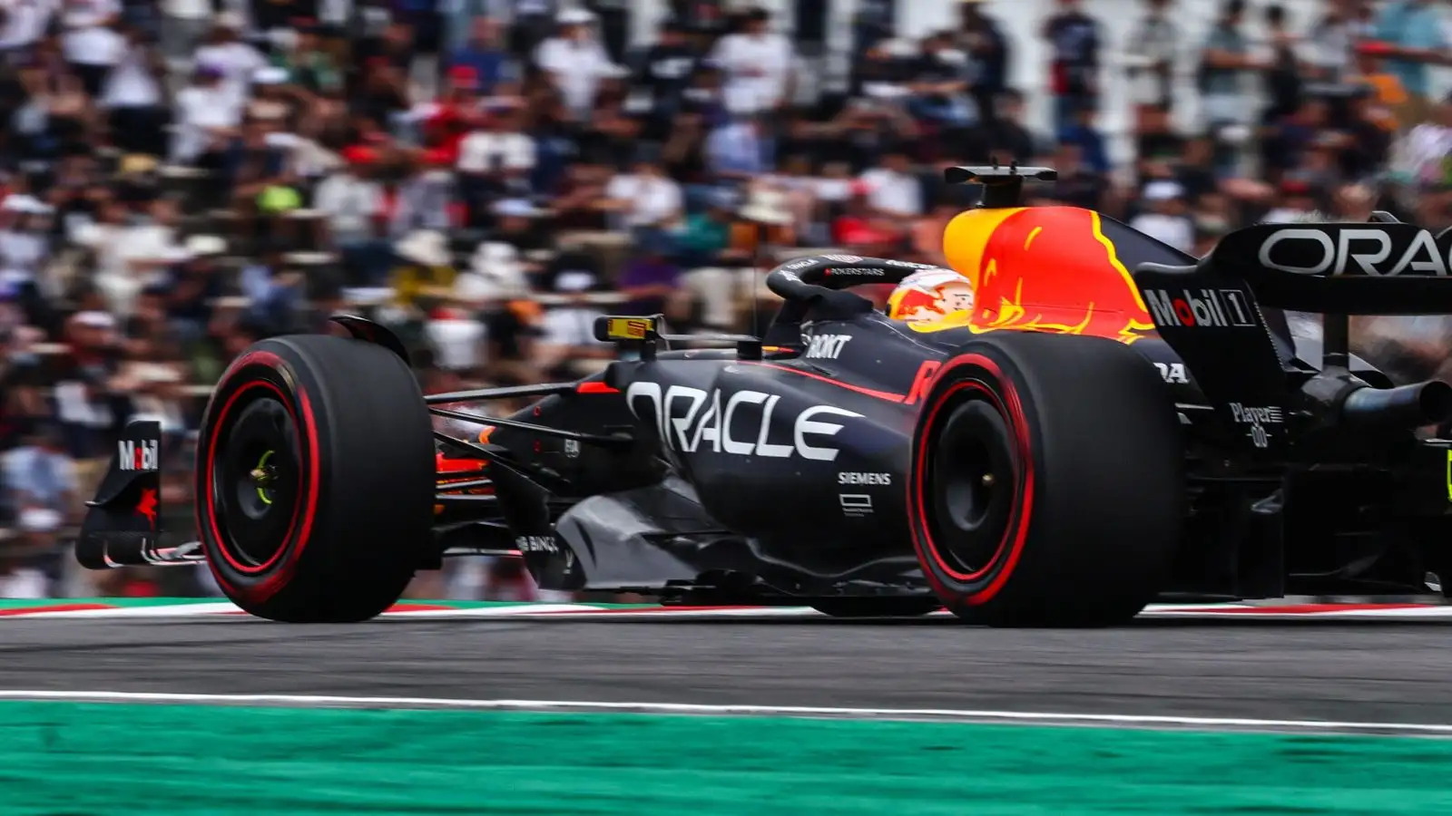 Max Verstappen puts in the laps at the Suzuka circuit.