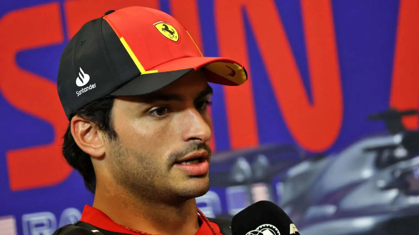 Carlos Sainz responds to McLaren threat as former team surge behind Ferrari  : PlanetF1