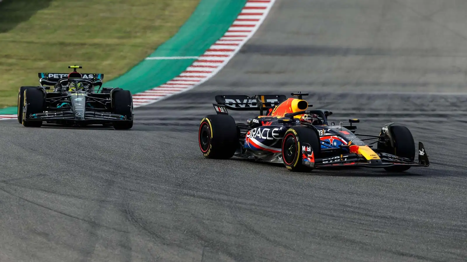 Max Verstappen leads Lewis Hamilton at the US Grand Prix.