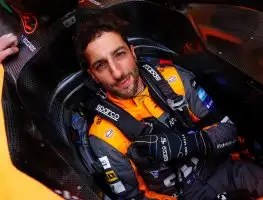 macLaren显示Daniel Ricciardo年度账号形洞