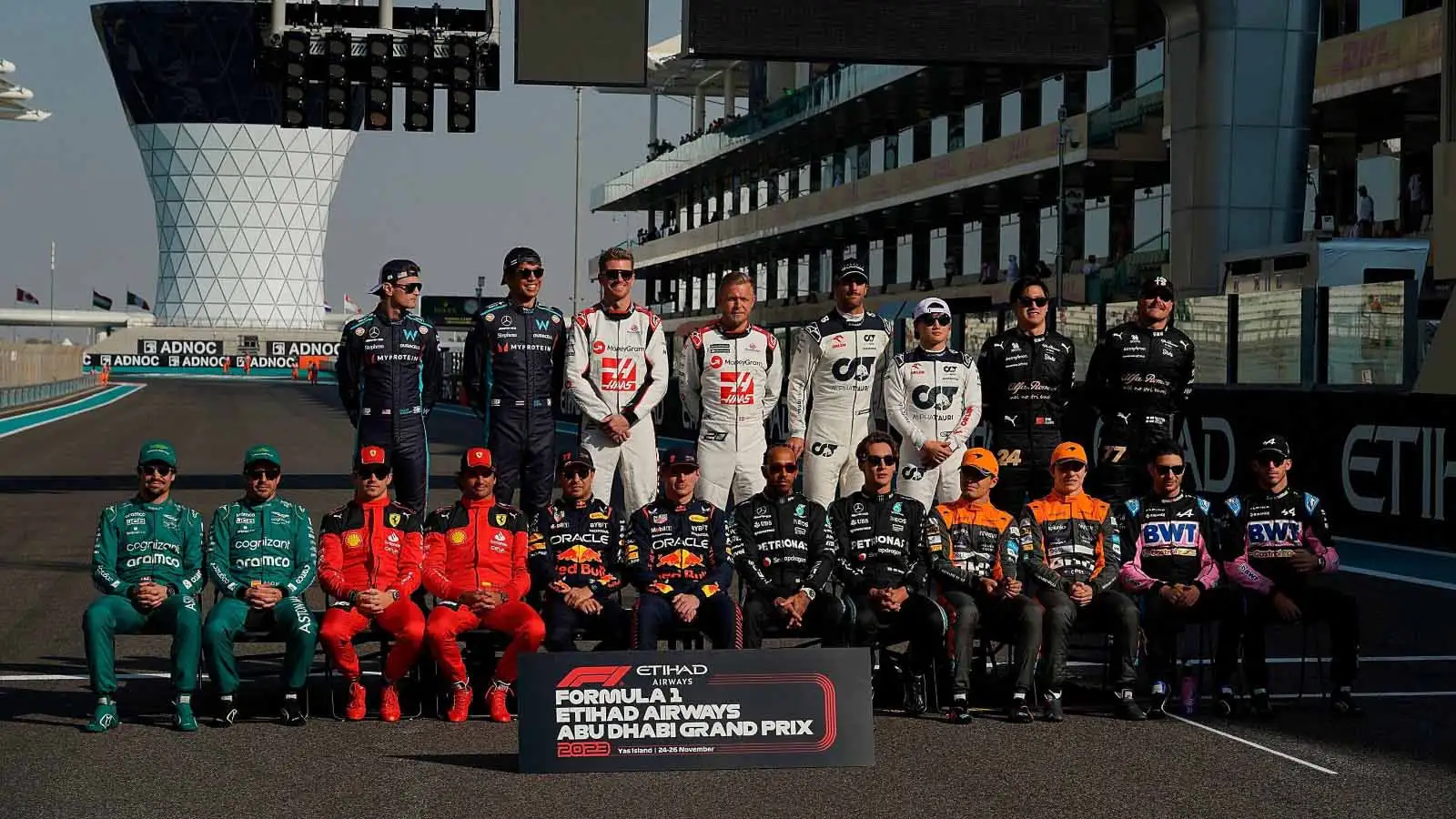 The F1 2023 grid pose for their annual end-of-season photo.
