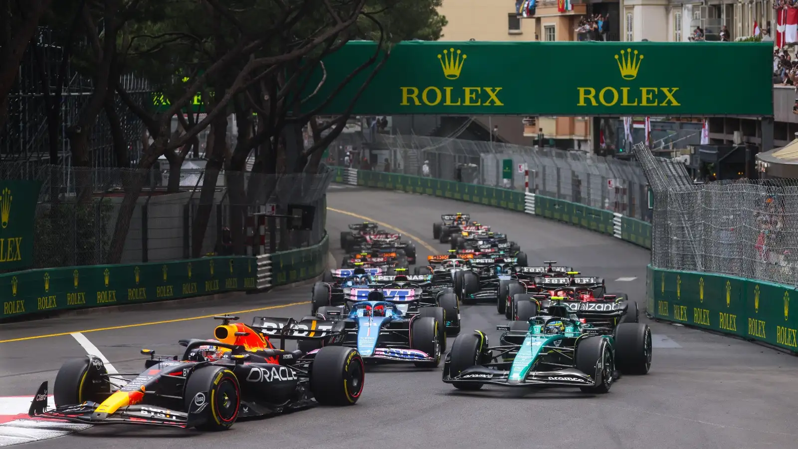 The drivers start the race in Monaco.