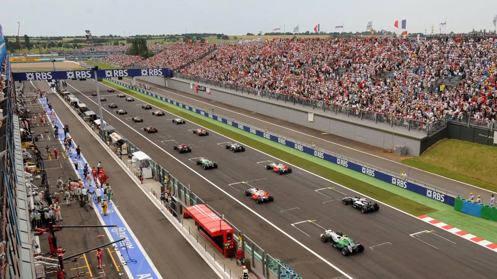 The grid line up for the F1 2008 French Grand Prix