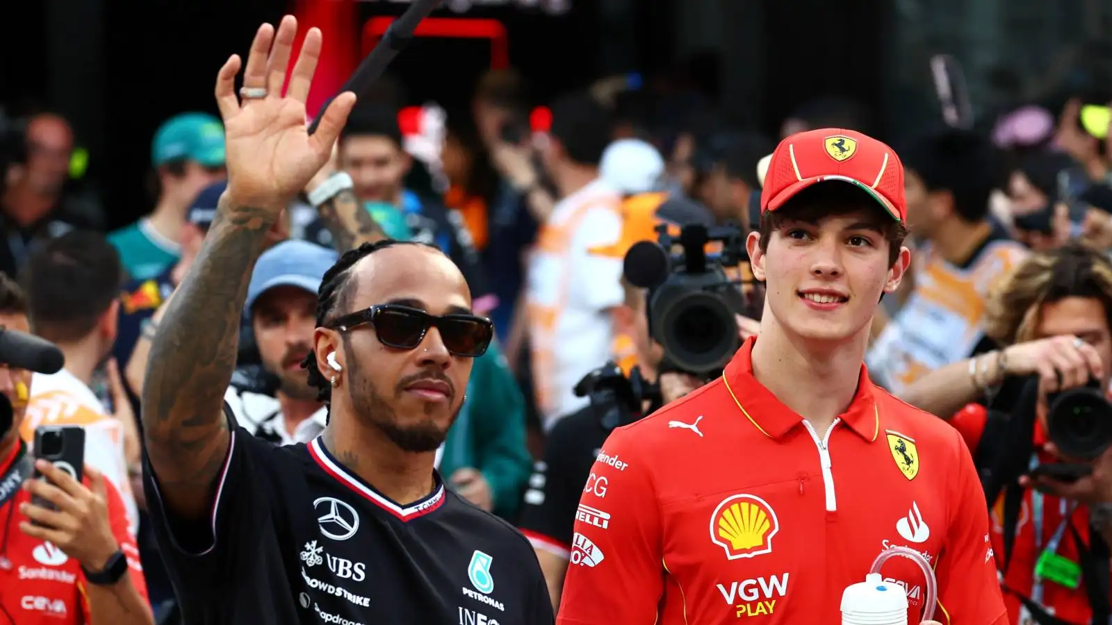 Oliver Bearman, Lewis Hamilton
