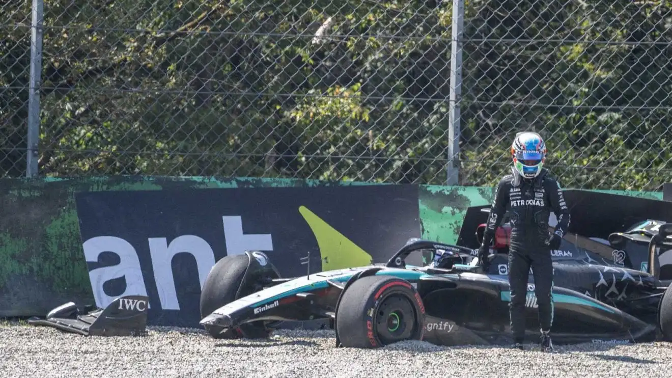 Mercedes to hold Kimi Antonelli talks with key message after F1 debut crash