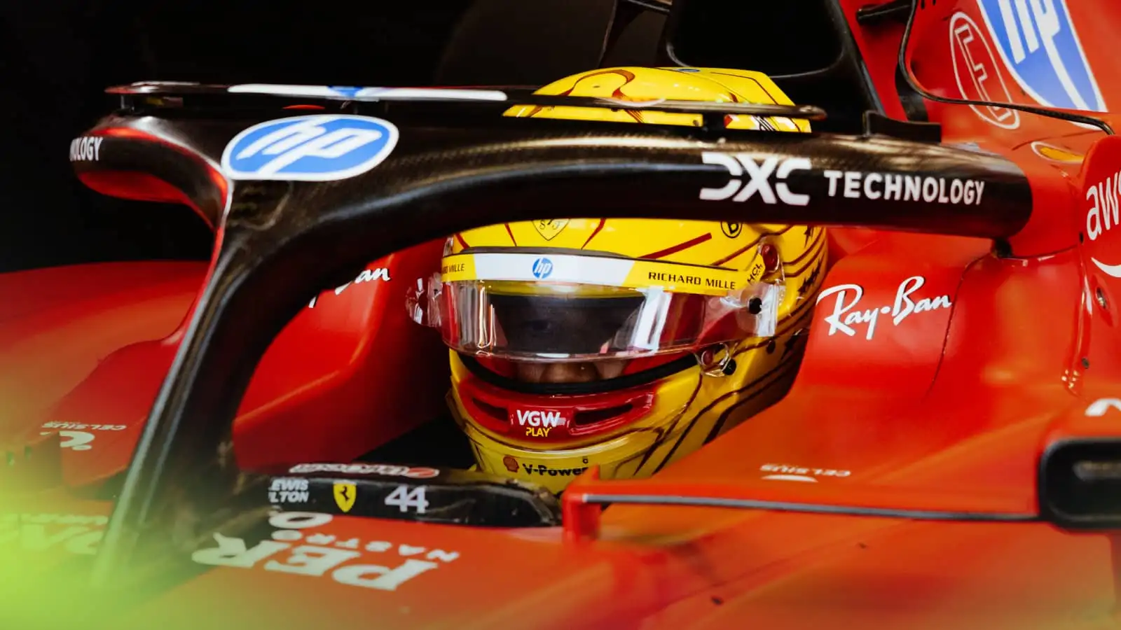 Piloto afastado da Fórmula 1 resolve se manifestar 2 Notícias da F1: A memória de Lewis Hamilton é "apagada" enquanto a FIA ameaça banir e deduzir pontos