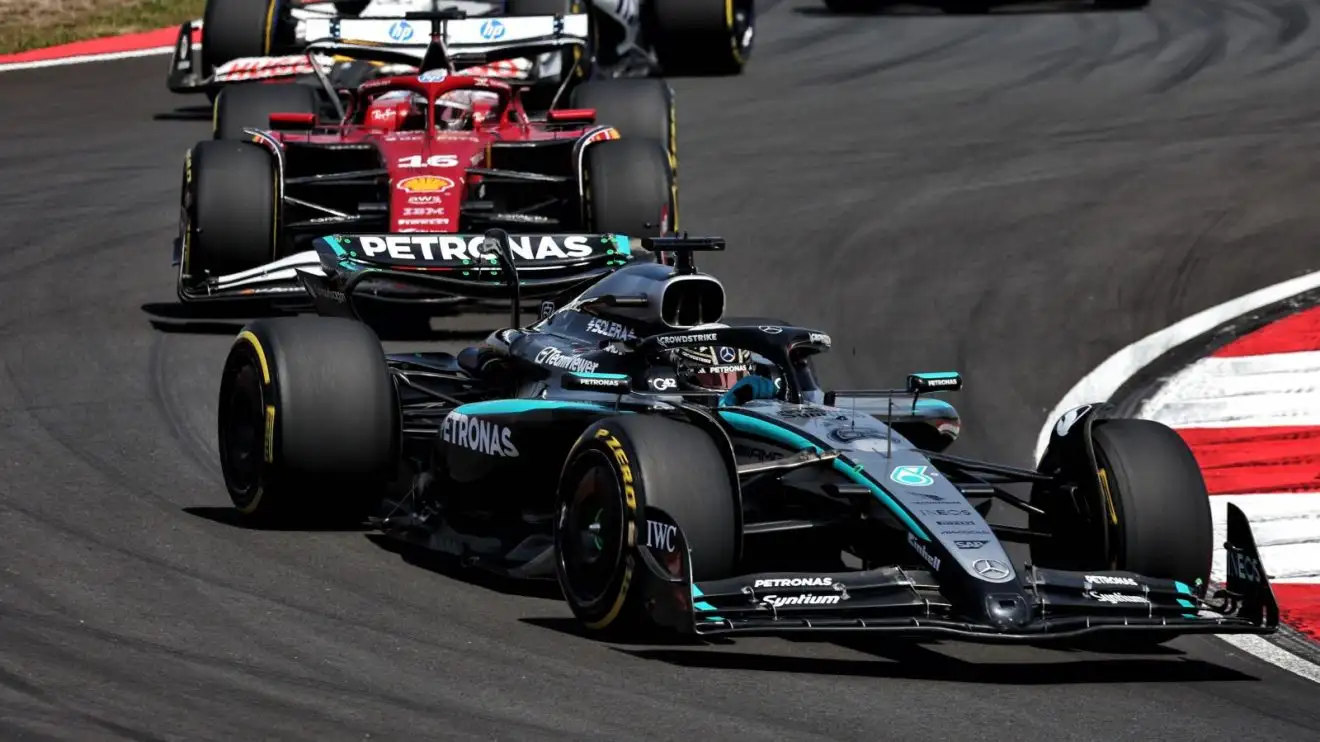 Mercedes takes advantage of unusual conditions as Ferrari still waits for a win | ScuderiaFans.com