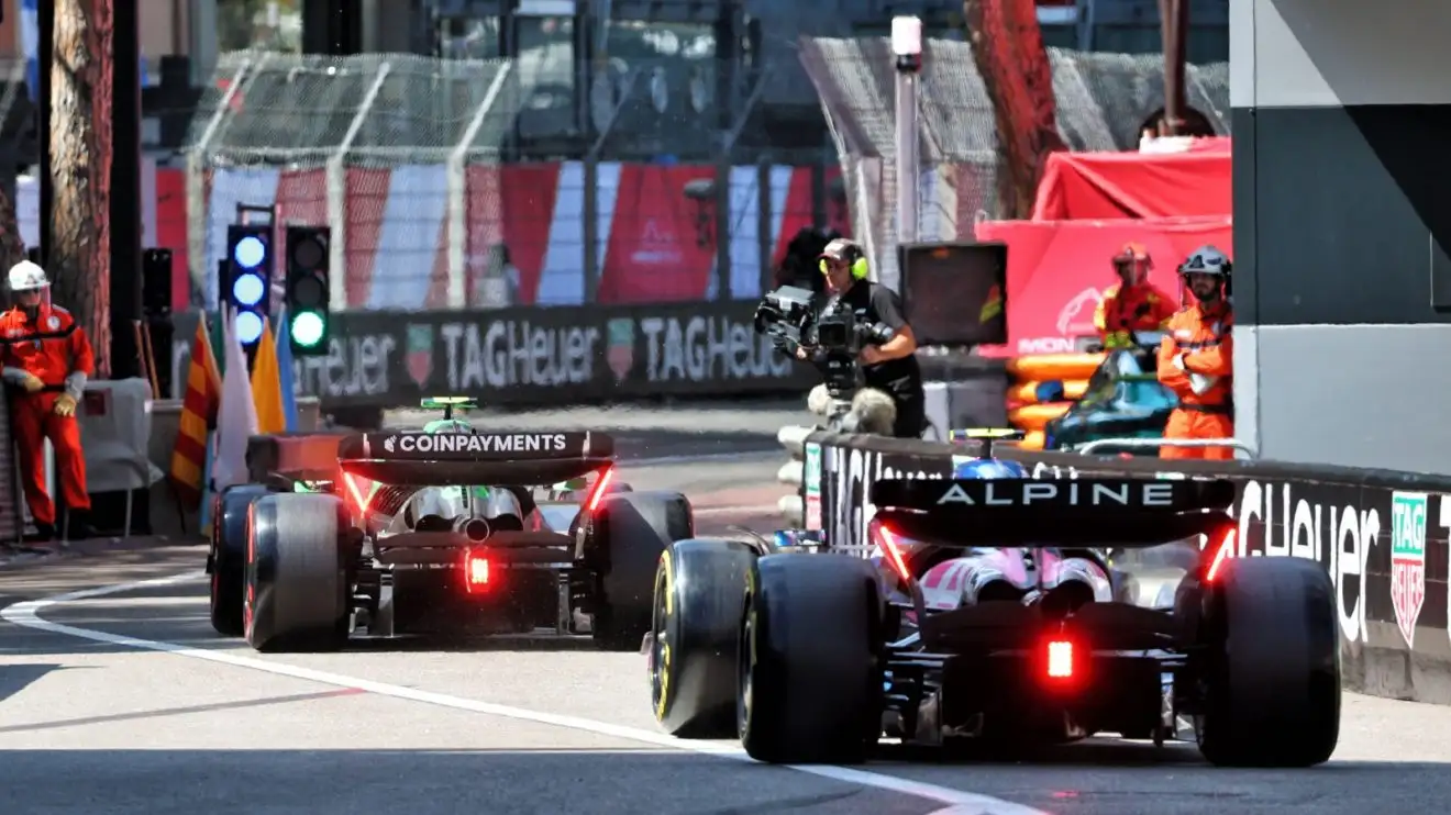 F1 retains two-stop tyre rule
