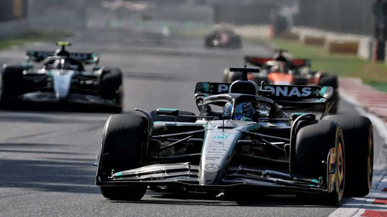George Russell ahead of two drivers in Mexico City.