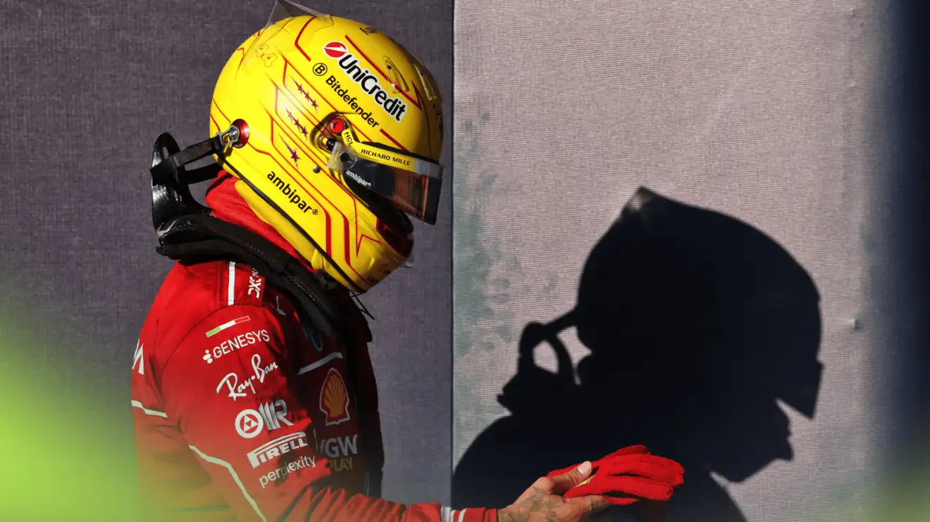 F1: Cicatrizes dos 'Aero Rakes', Hamilton defende sua Ferrari e rumores de pit stops obrigatórios em 2026