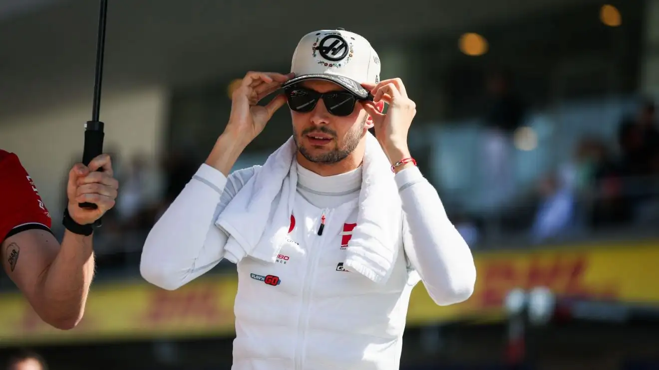 埃斯特班·奥康为圣保罗大奖赛揭幕粉丝设计的头盔