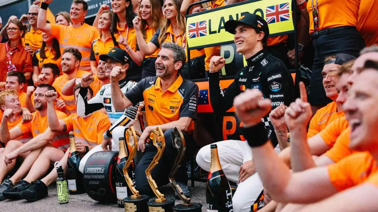 マクラーレン首脳陣、ノリス&ピアストリへの「過剰管理」批判を否定