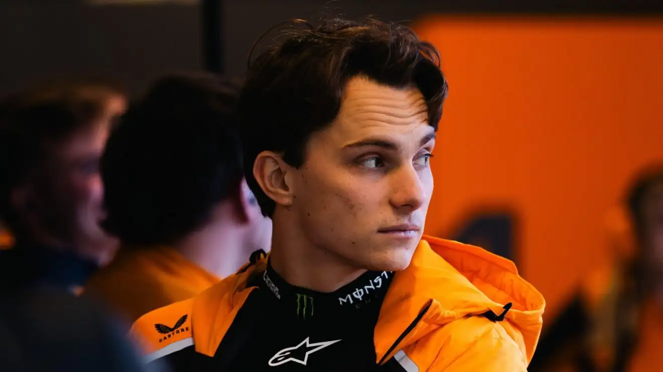 Piastri Highlights FIA Penalty Inconsistency Ahead of Driver Meeting