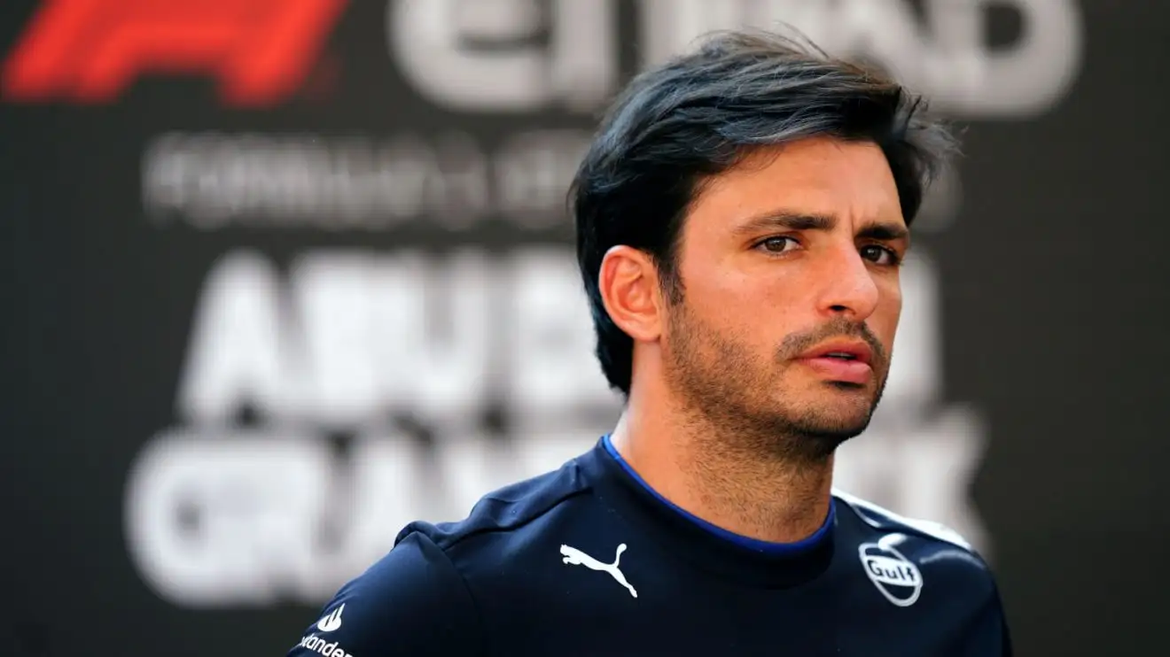 Carlos Sainz Highlights Lando Norris's Key Advantage for F1 Season Finale