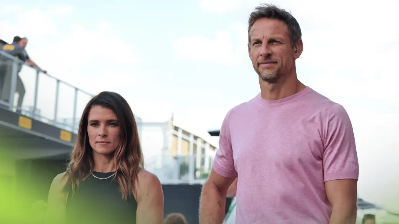 Button rompe gli schemi sul ritiro di Alonso, Marko avanza una teoria su Horner