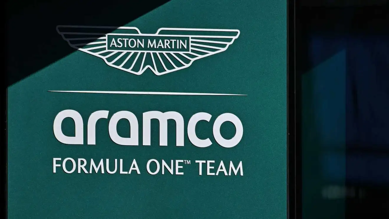 애스턴마틴, 2026 F1 차량 최초로 시동 걸어… 베르스타펜 매니저 '우승 경쟁' 분석