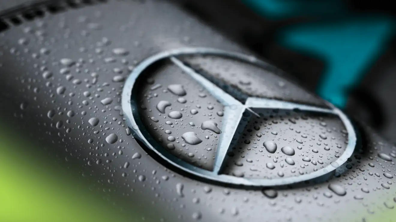 메르세데스-포르쉐, 레이싱 전설 한스 헤르만의 별세를 애도하다