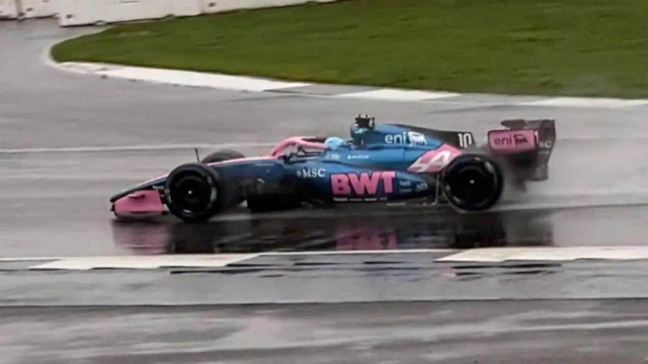 Alpine A526 疑似现身银石赛道,发布前夕引发猜测