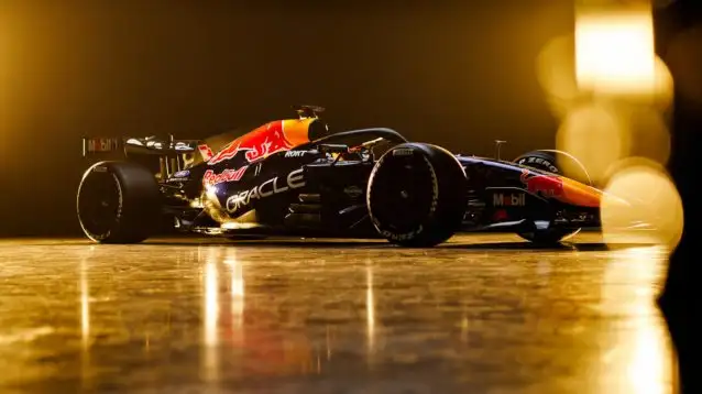 Red Bull Unveils RB22 with In-House Ford Power Unit for Barcelona Test