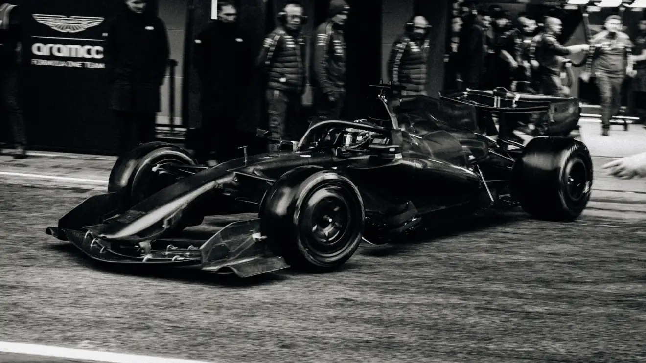 러셀, 바르셀로나 테스트 1위… 뉴이 설계 애스턴 마틴 AMR26 첫 등장