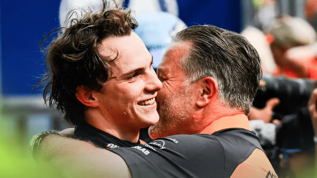 Zak Brown slams 'ridiculous' bias claims from Australian politicians over Piastri