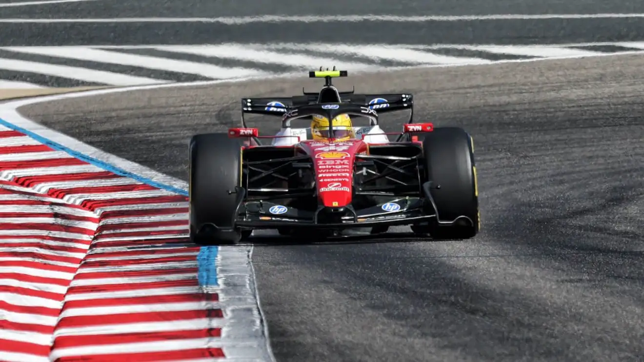 Test F1: Norris in vetta ai tempi, ma la Ferrari debutta con un alettone posteriore radicale