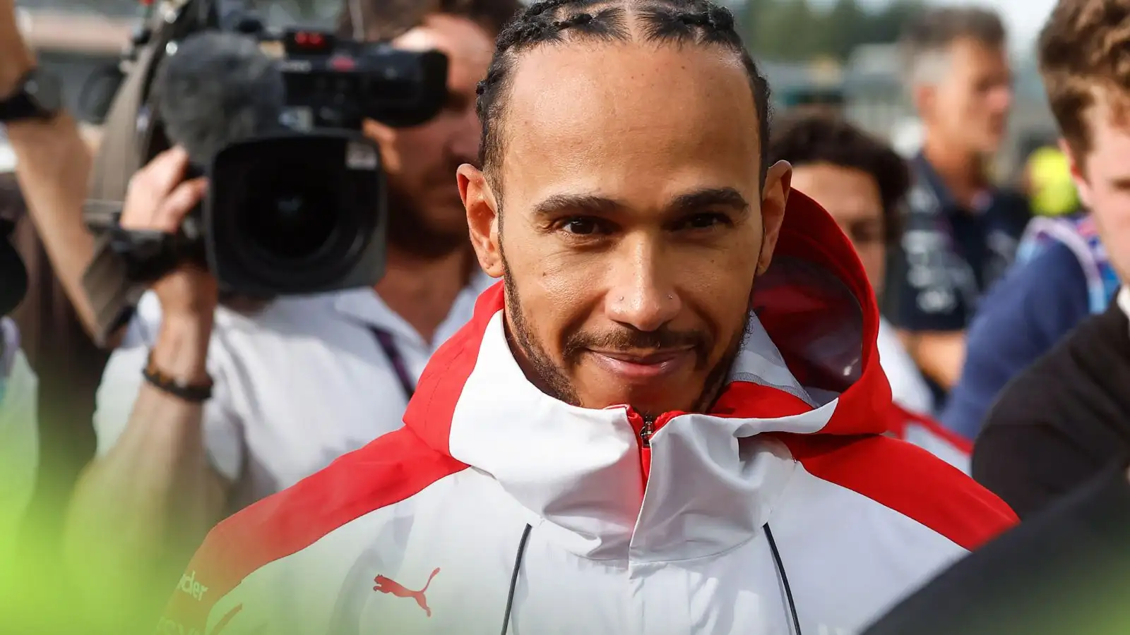 'Controversial' Lewis Hamilton strategy 'only' title shot, says Ferrari insider