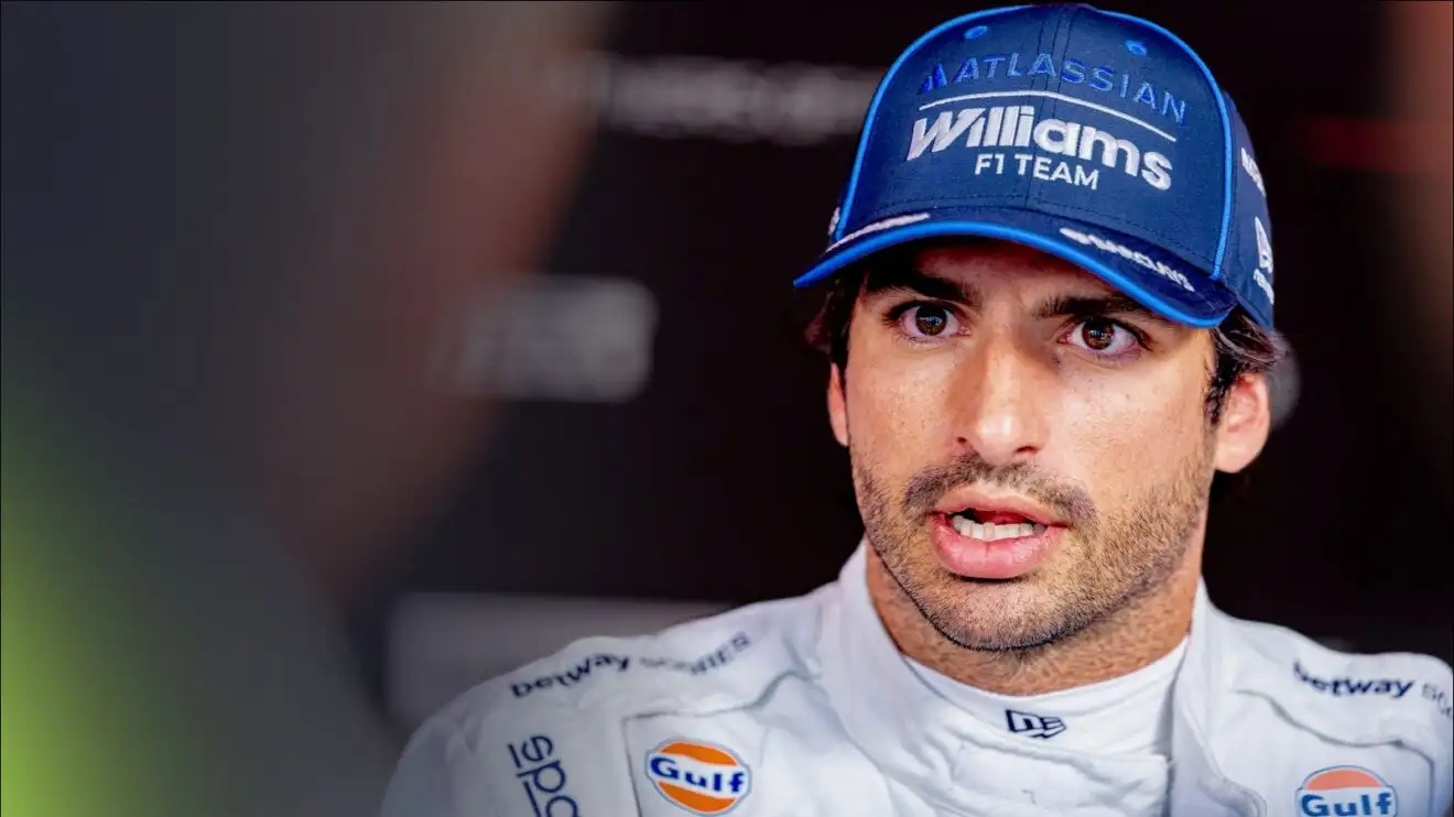 Image accompanying PlanetF1 coverage of the Antonelli–Sainz team-radio dispute at Spa.