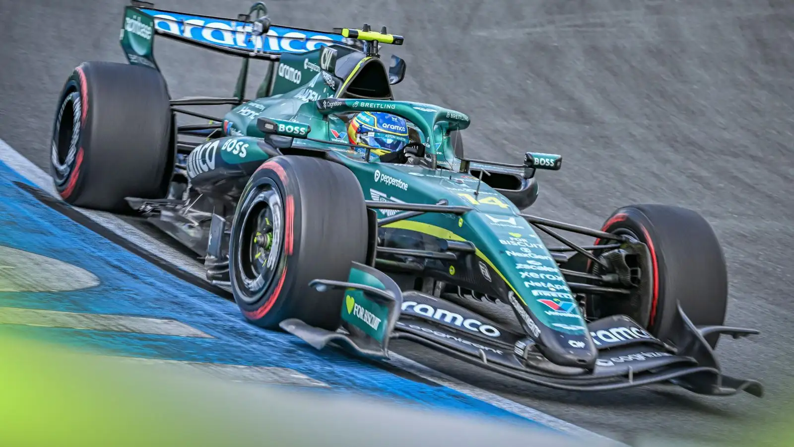 Aston Martin catches Carlos Sainz eye with Williams 'not fighting for much'