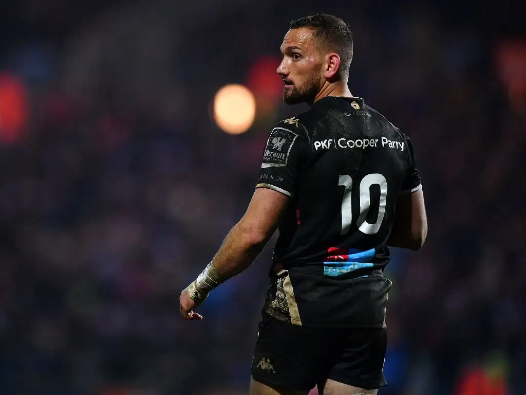 Aaron Cruden ruled out for a month