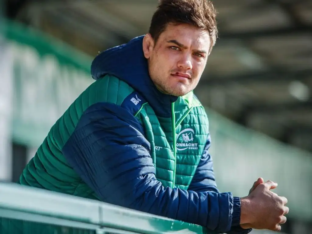 Quinn Roux commits to Connacht