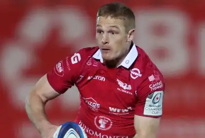 Scarlets boosted by returning Wales quartet