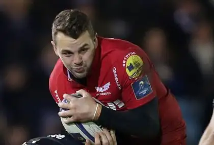 Scarlets beat struggling Glasgow to go two from two
